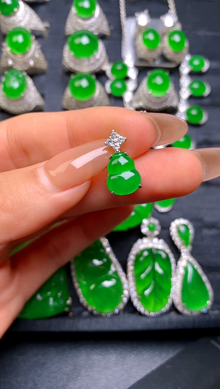 【闪购商品】翡翠吊坠(赠链)银S925镶嵌葫芦吊坠