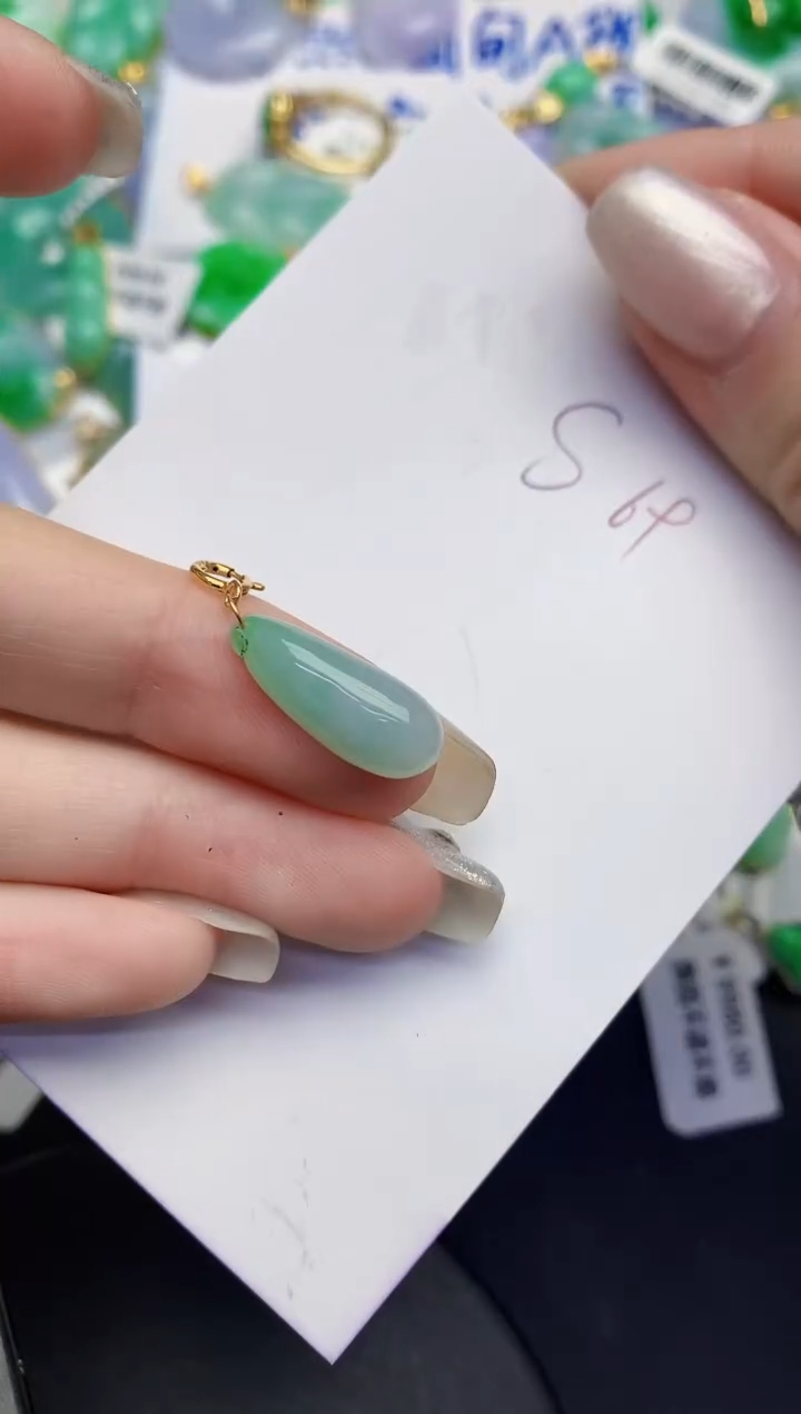 翡翠未镶嵌颈饰缅甸天然翡翠A货