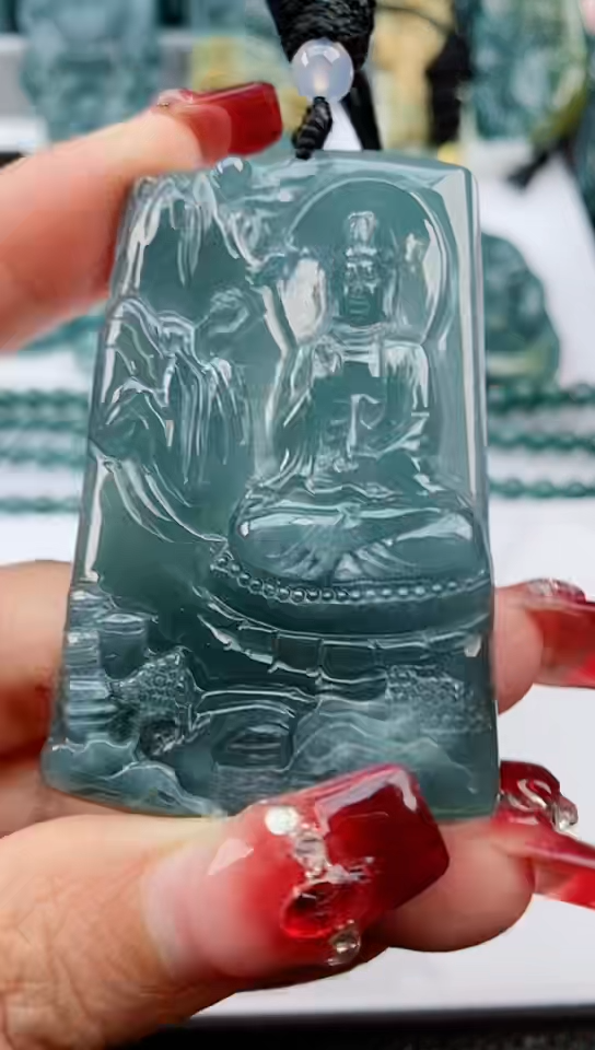 【闪购商品】翡翠颈饰未镶嵌           