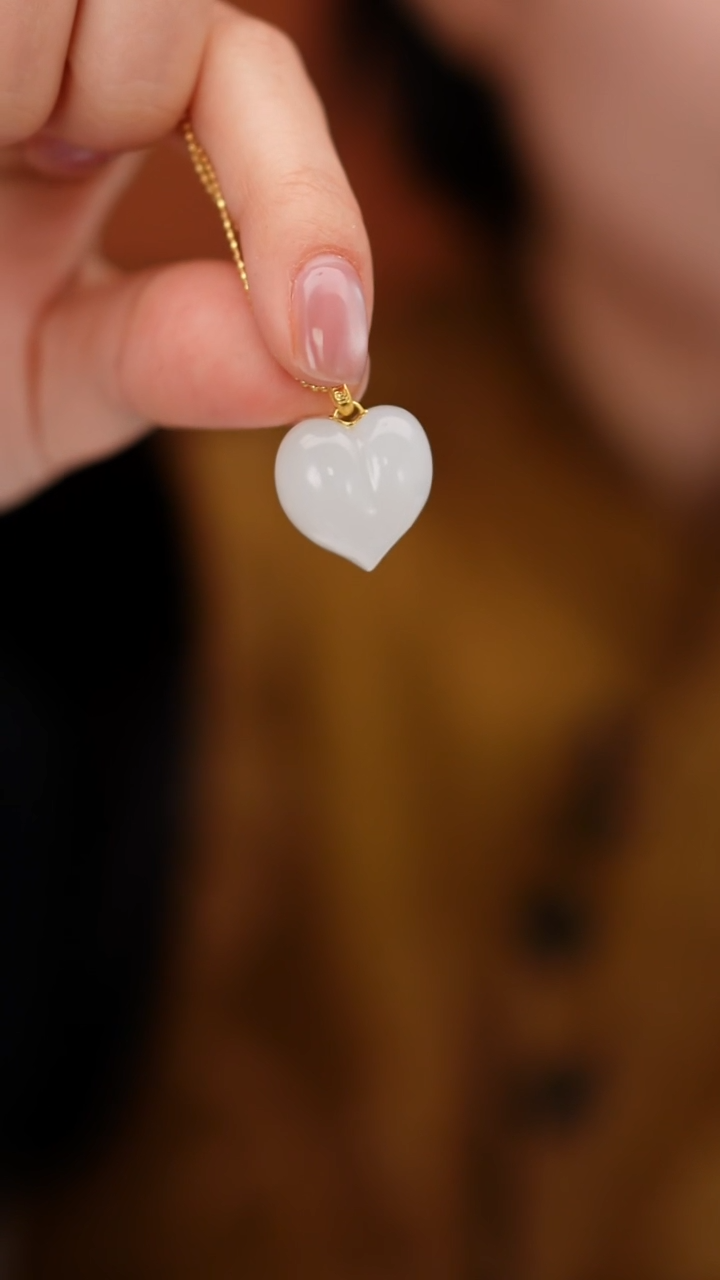 颈饰18K金镶嵌和田玉MZL064和田玉爱心链坠