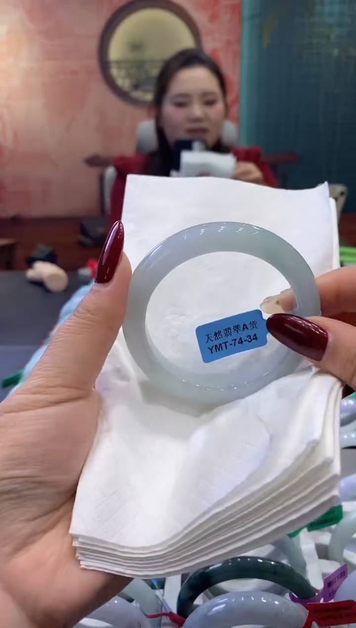 【闪购商品】翡翠手镯未镶嵌多人00010747