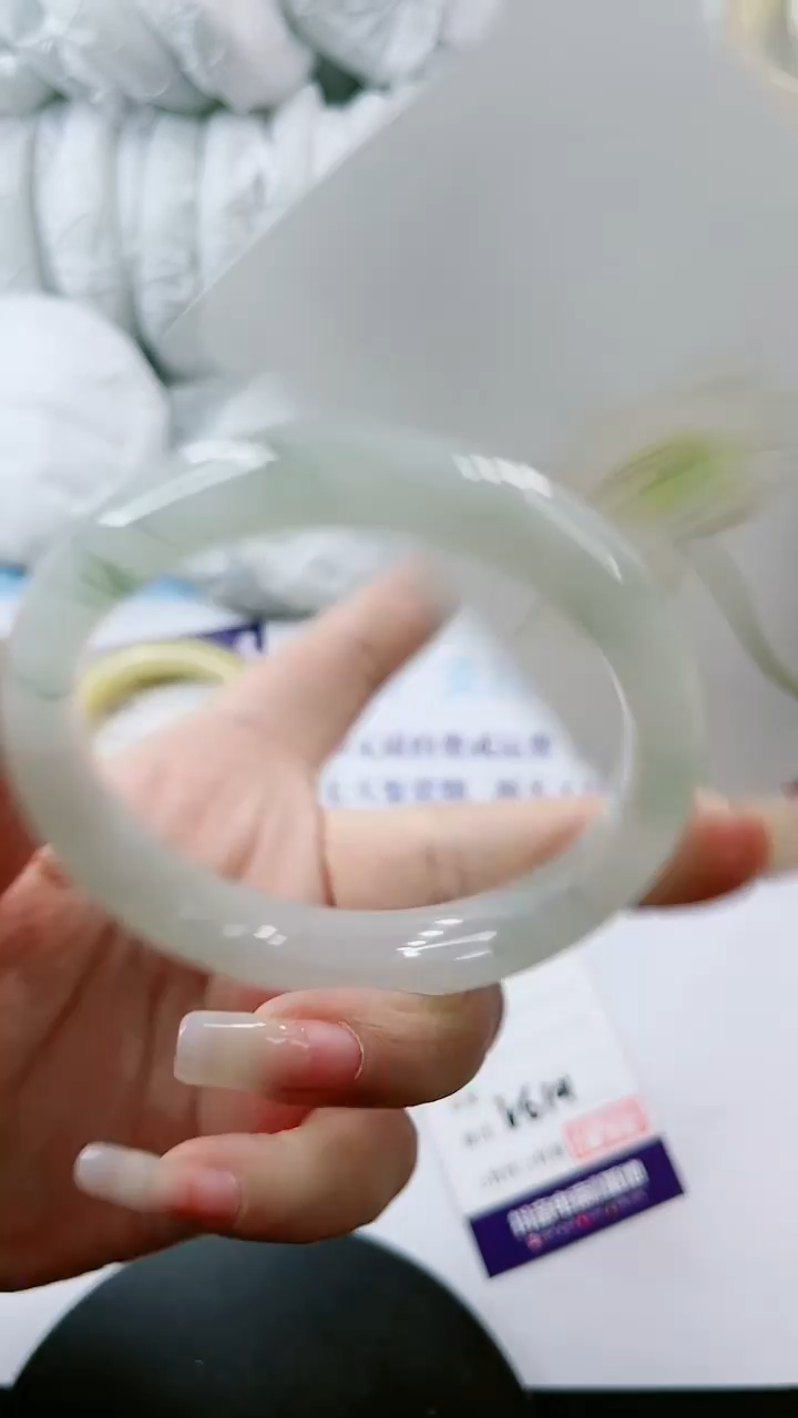 【闪购商品】石英质玉手镯未镶嵌多样性发货V619
