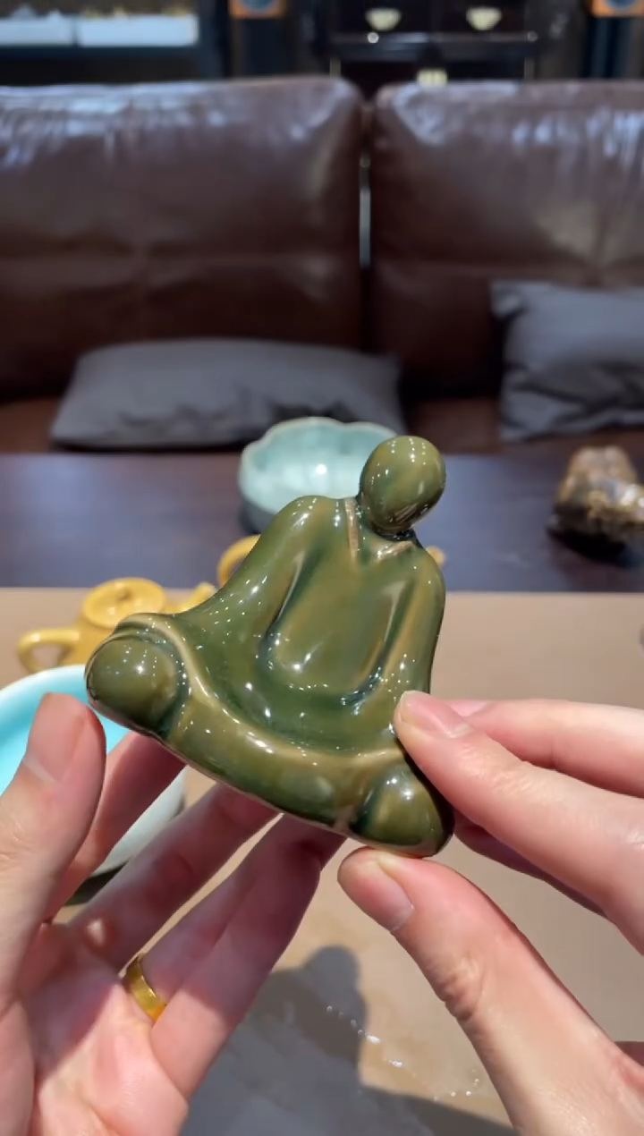 154窑承青瓷坐无相