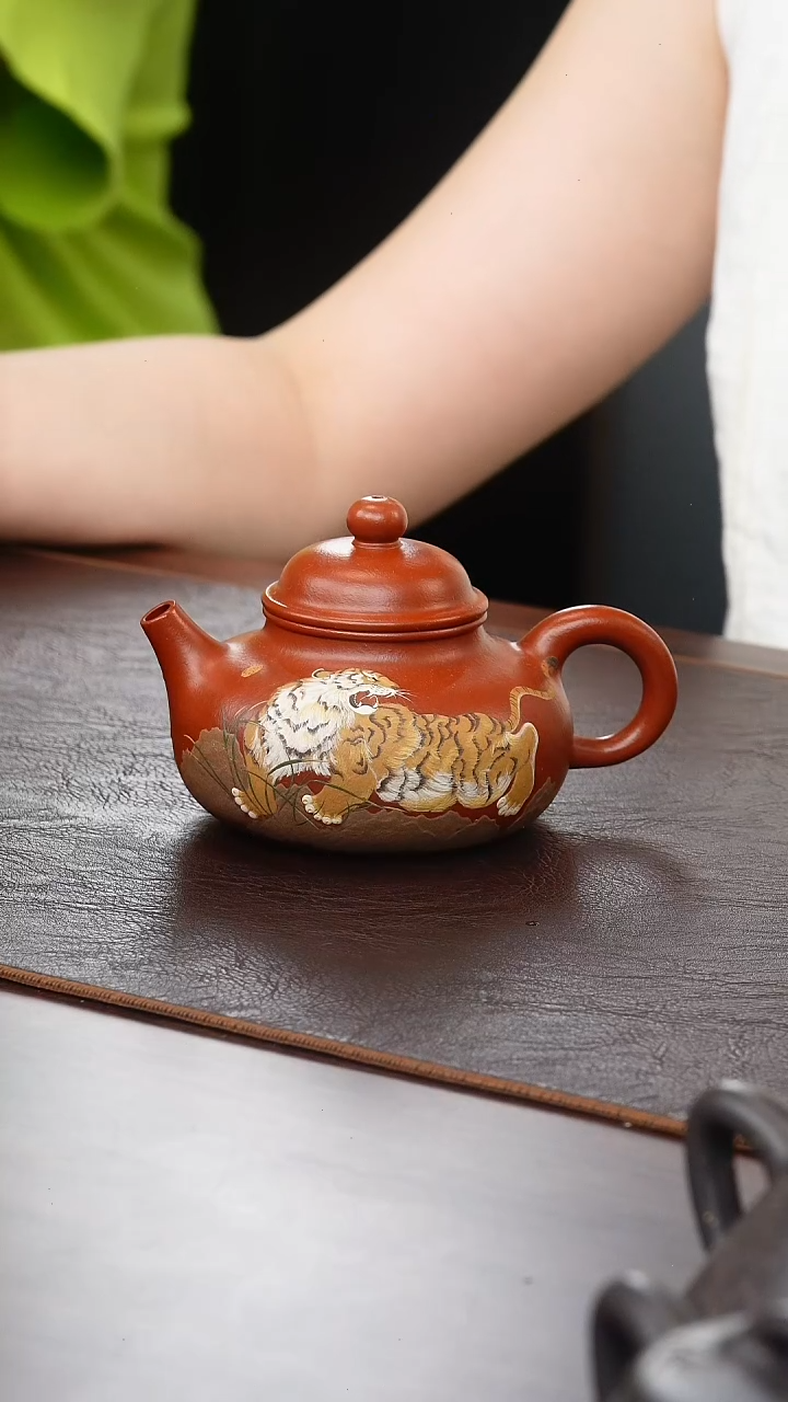 茶壶紫砂侯峰大红袍容天泥绘210cc