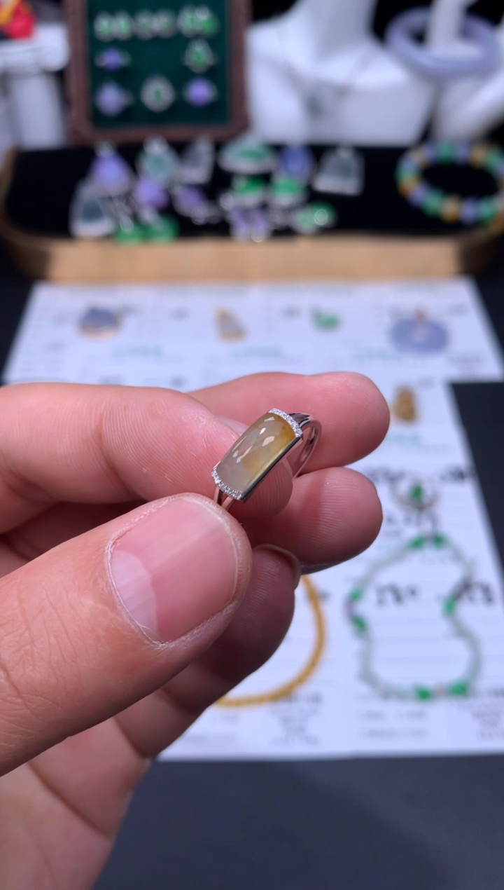 18K金镶嵌挂件翡翠48小时鉴赏期 退货不扣服务费