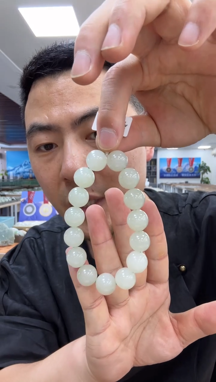 和田玉未镶嵌颈饰14mm手串