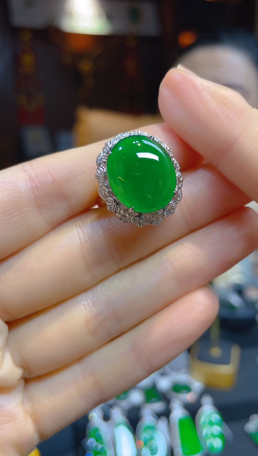 【闪购商品】翡翠戒指18K金镶嵌112046天然A货翡翠蛋面戒指