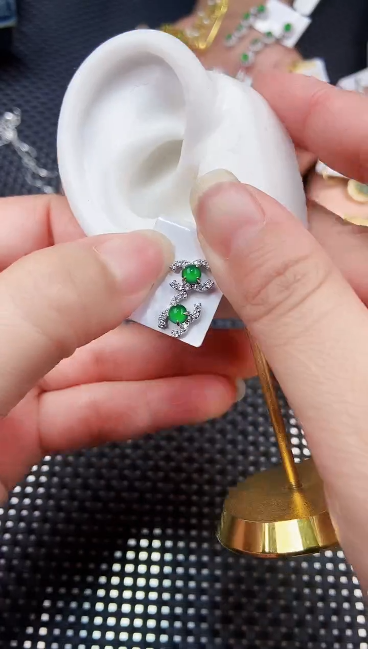 【闪购商品】翡翠耳饰未镶嵌11111111