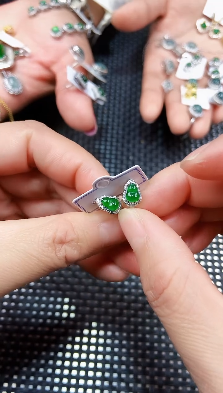 【闪购商品】翡翠耳饰未镶嵌11111111