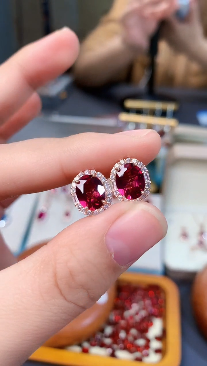 【闪购商品】石榴石耳钉银S925镶嵌天然镁铝