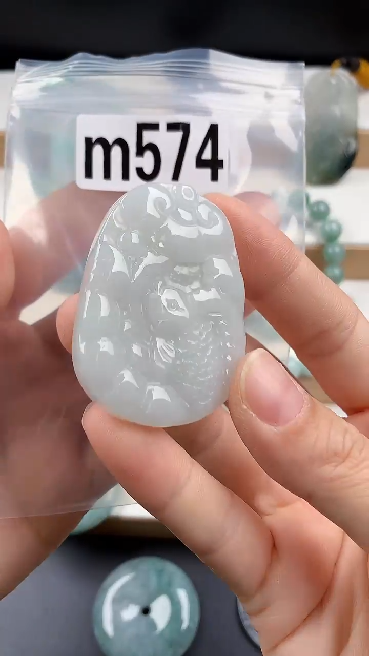 颈饰未镶嵌翡翠天然翡翠吊坠挂件