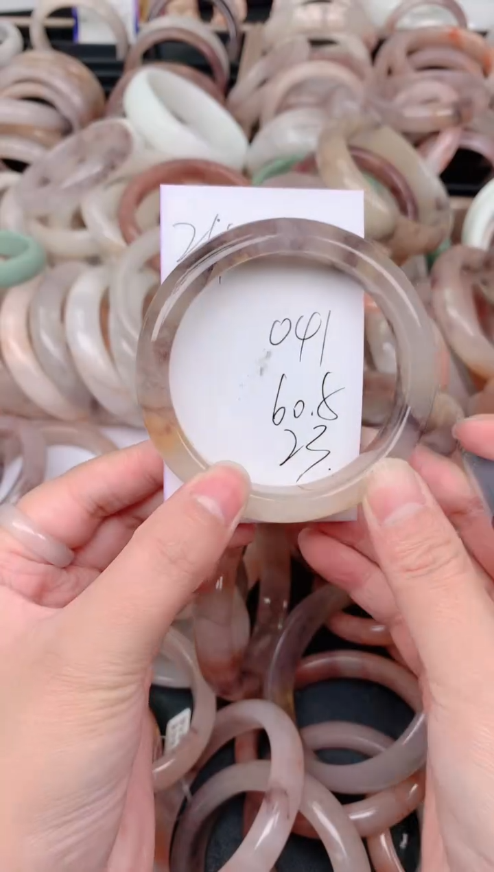 未镶嵌手镯石英质玉041