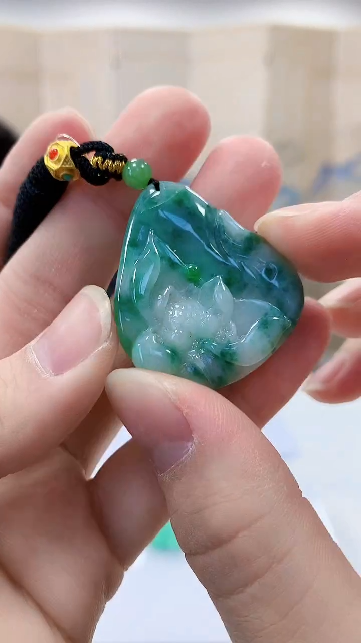 【闪购商品】定制翡翠未镶嵌4688bb-毛货挂件92