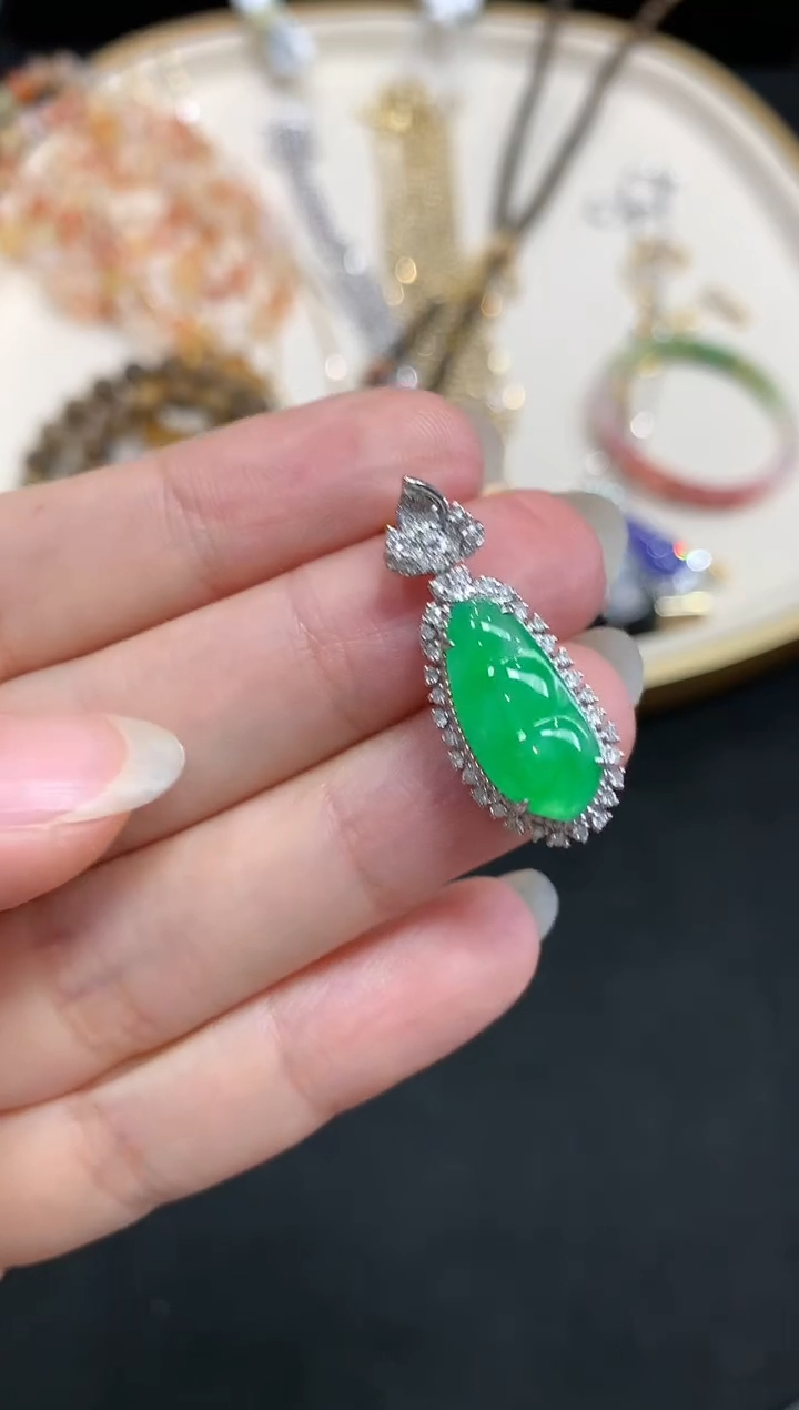 【闪购商品】翡翠吊坠(不含链)18K金镶嵌W227|8500