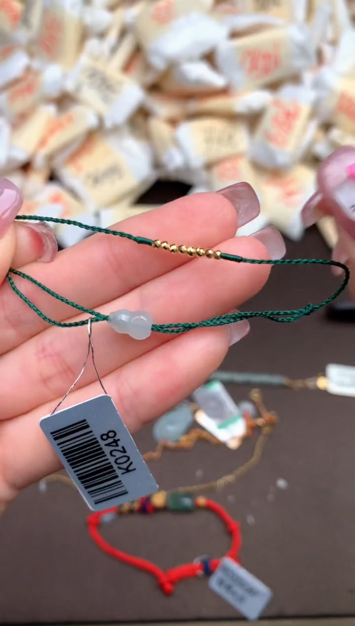 【闪购商品】翡翠手绳未镶嵌— 