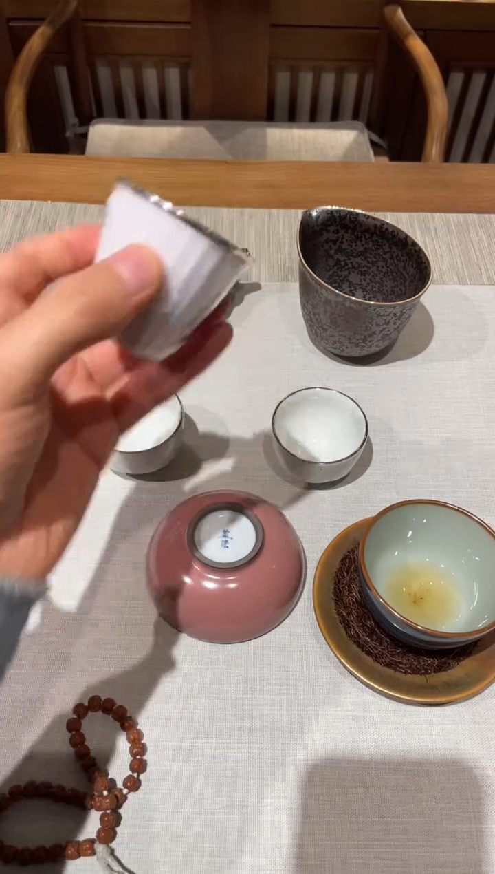 杯子知****。呆坐瓷包银杯子子子