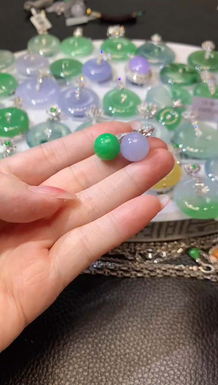 【闪购商品】翡翠吊坠(不含链)18K金镶嵌A21  