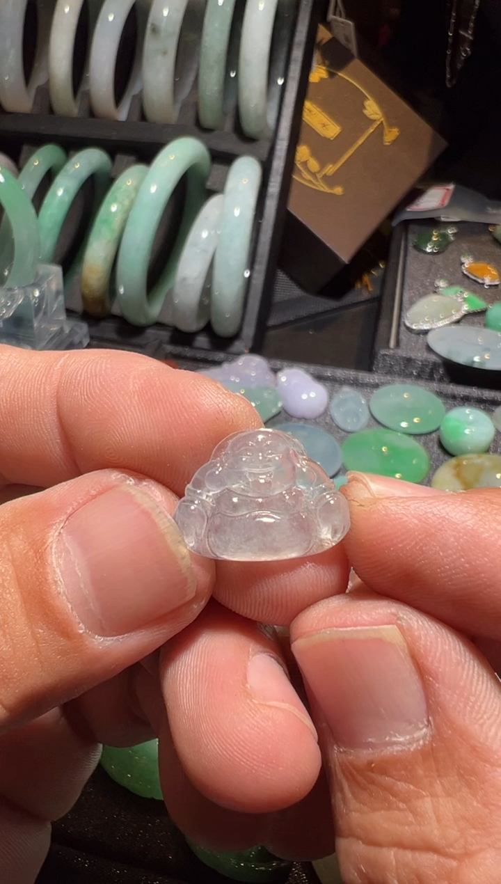 颈饰未镶嵌翡翠翡翠高冰佛公。