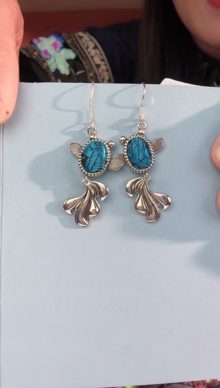 织绣非遗手工苗银苗绣饰品31