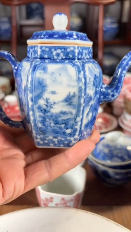  柴窑青花六面开窗山水壶