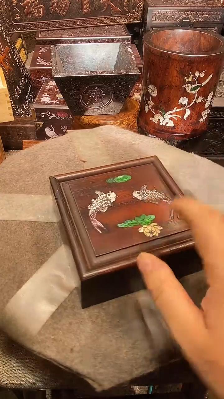 木木雕款盒子一个