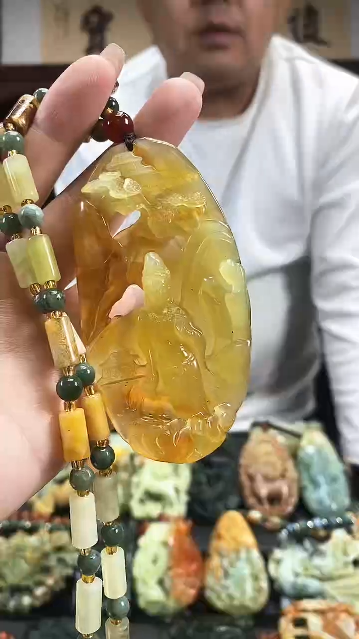 【闪购商品】蛇纹石玉吊坠未镶嵌`