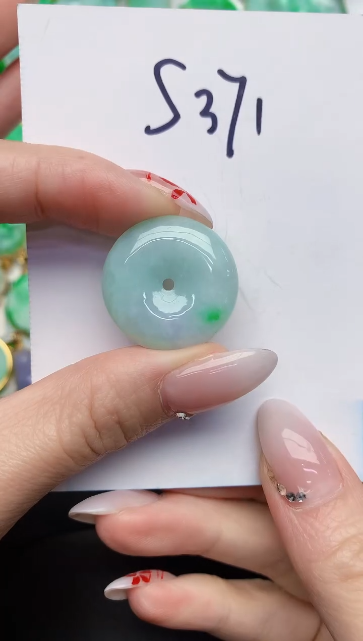 【闪购商品】翡翠颈饰未镶嵌0000000000