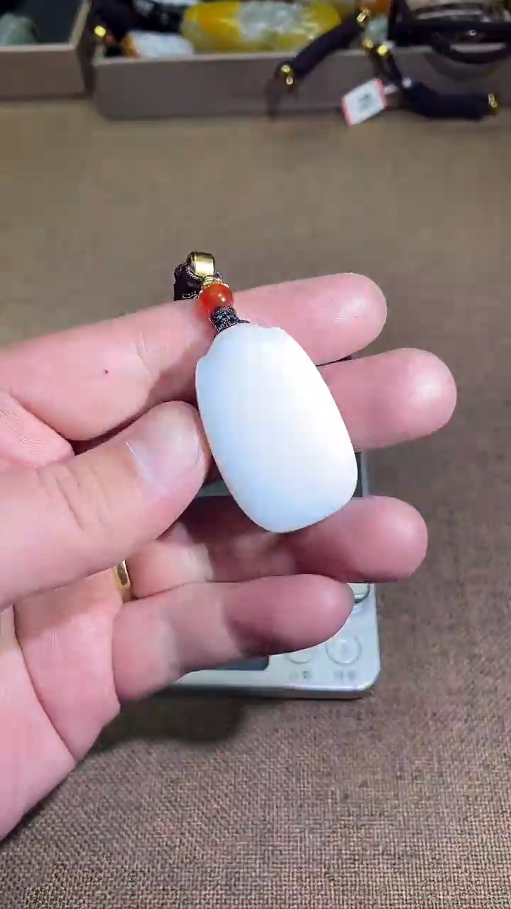 颈饰未镶嵌和田玉12.27