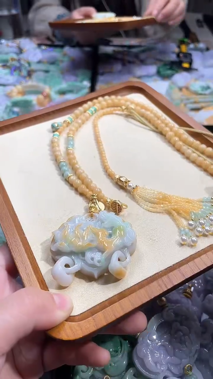 【闪购商品】翡翠颈饰未镶嵌吊坠