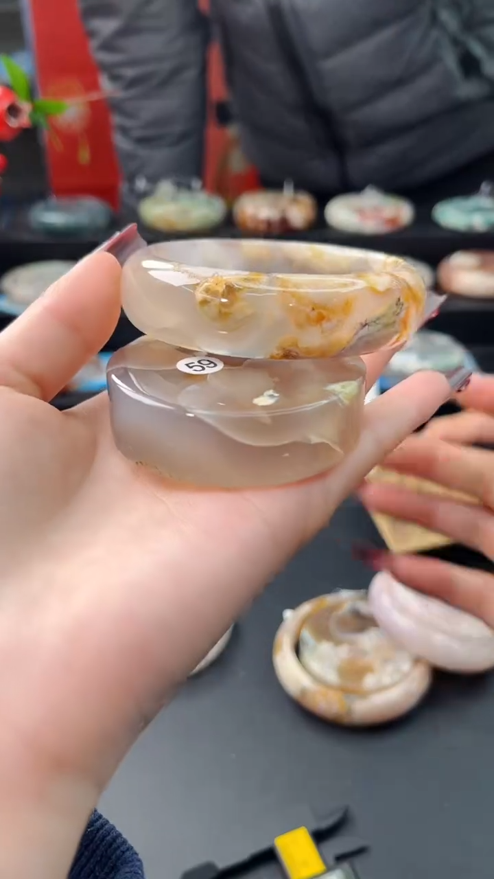 【闪购商品】石英质玉手镯未镶嵌赠送镯心（57圈口）无证书