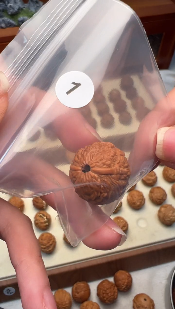 吊坠猴头核桃發*瑕疵三头六臂 1