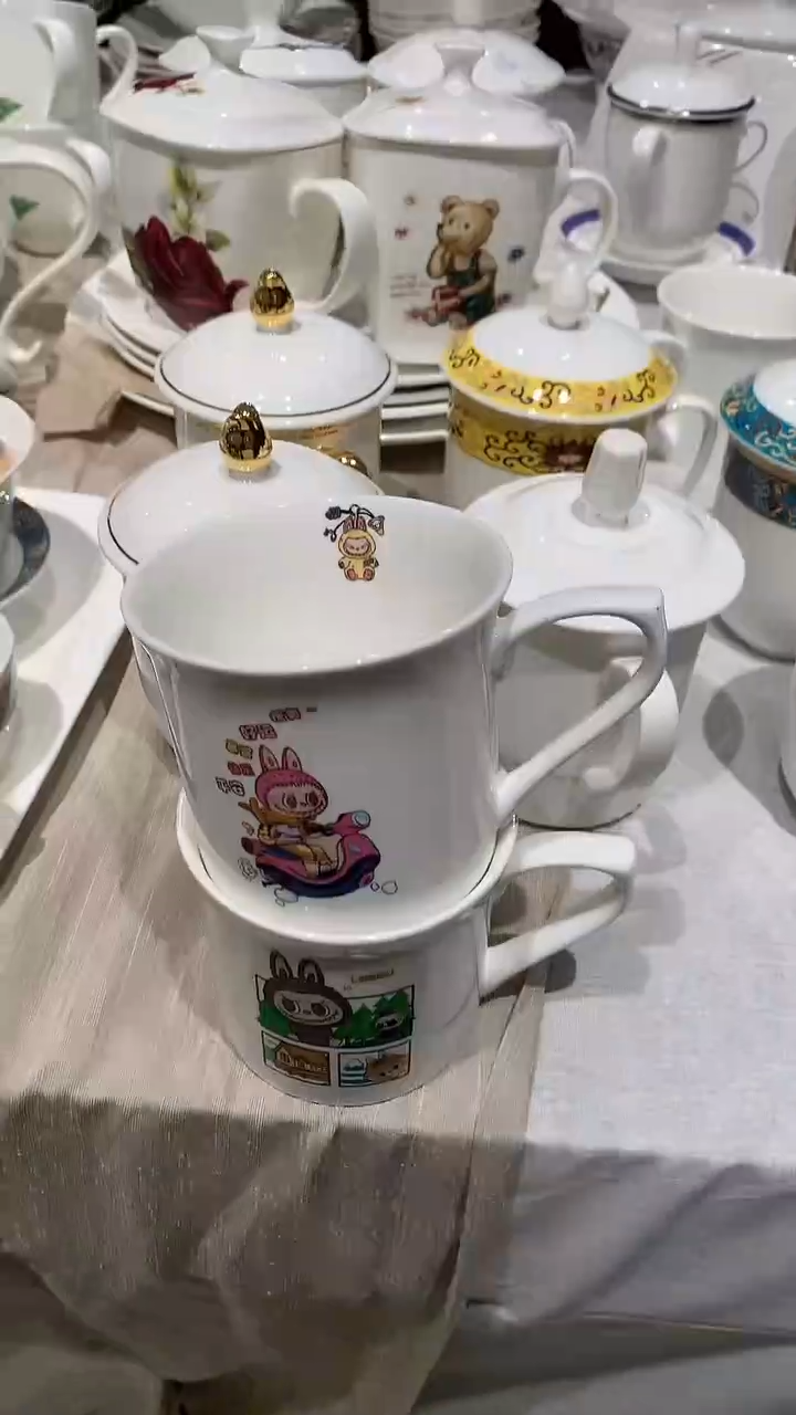2个杯子隆达骨质瓷