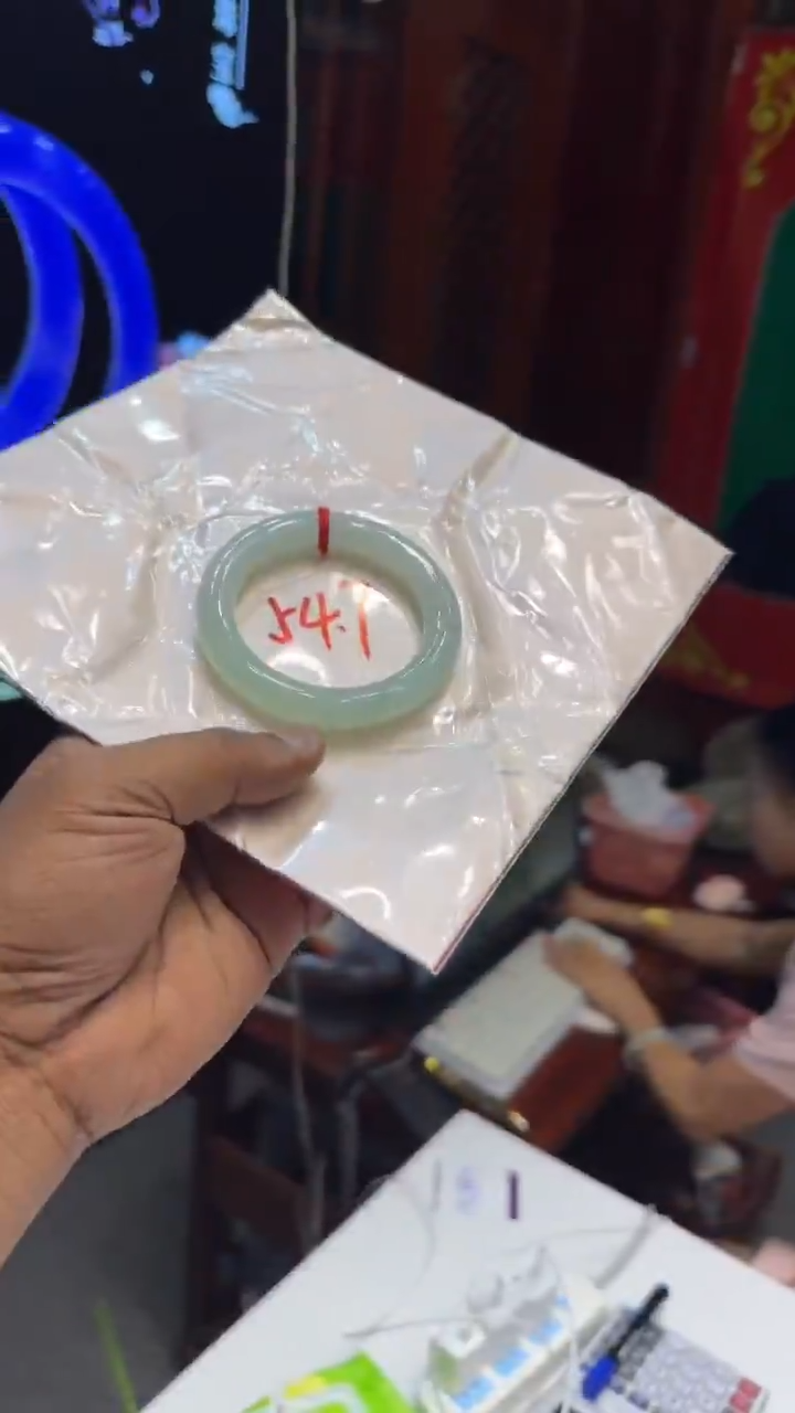 翡翠手镯未镶嵌手镯