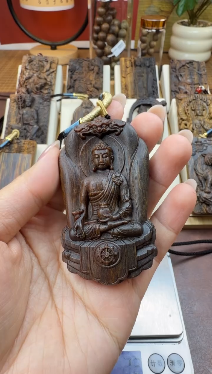 木木雕款芽庄 药师佛 7cm 送养香瓶