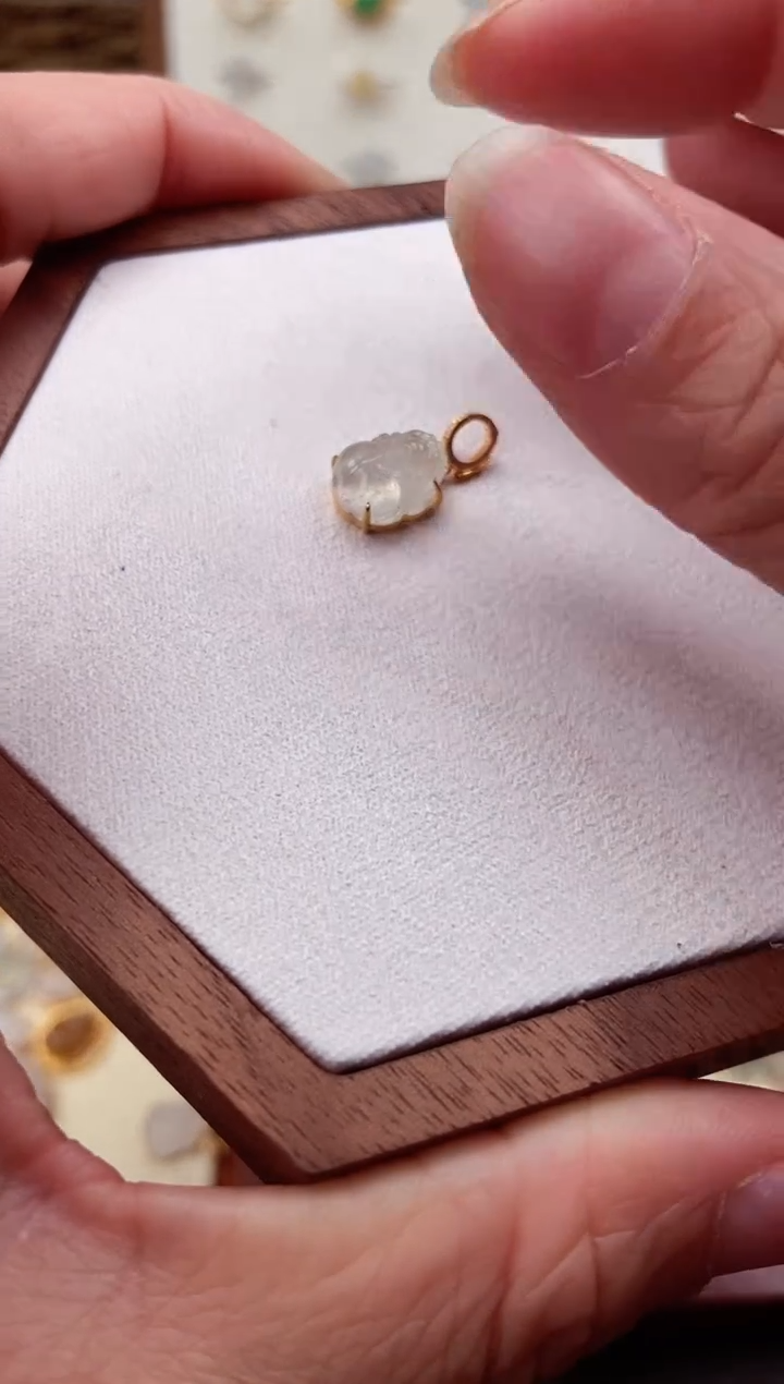 【闪购商品】翡翠吊坠(不含链)18K金镶嵌12345678