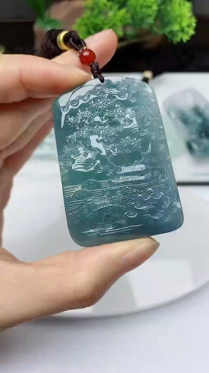 【闪购商品】翡翠颈饰未镶嵌         