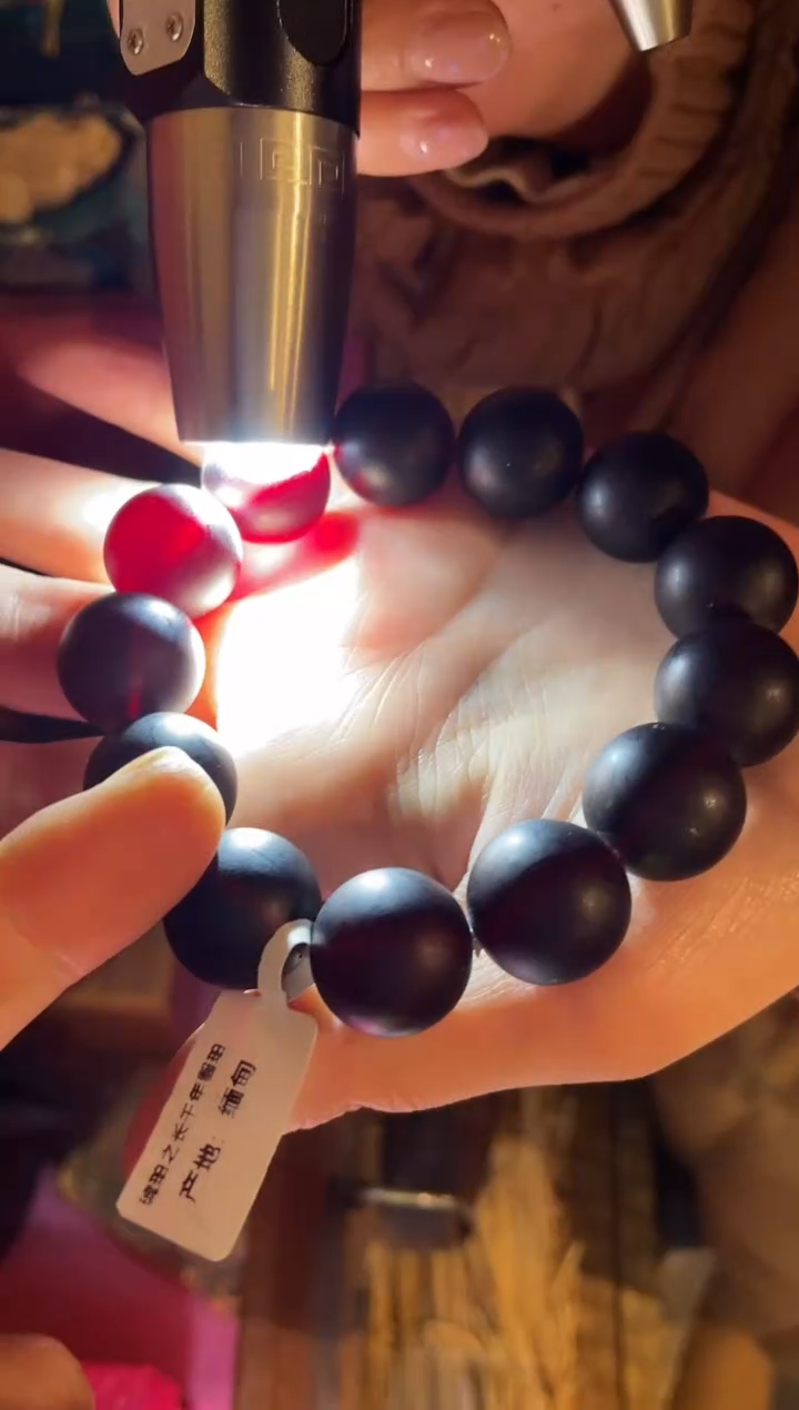 【闪购商品】琥珀颈饰未镶嵌黑破