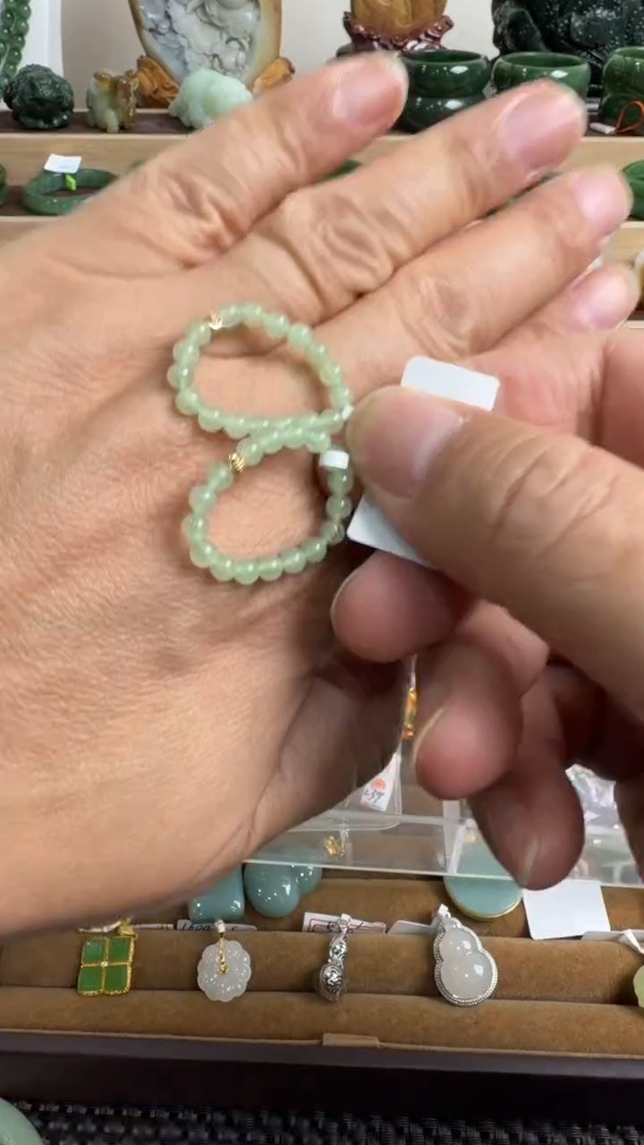 颈饰18K金镶嵌和田玉挂件多样性发一