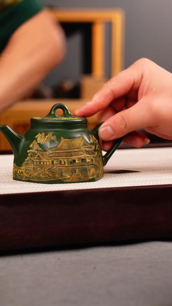 茶杯紫砂绿泥 六方井栏 忆江南 描金