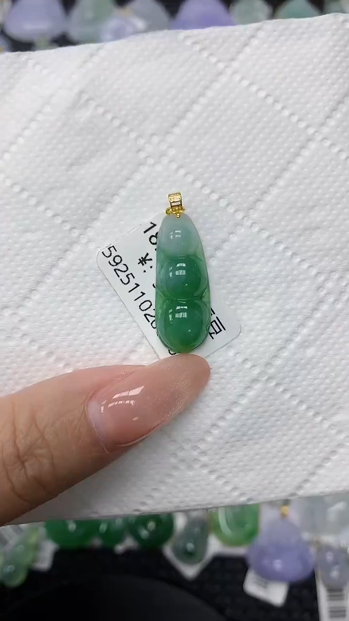 颈饰18K金镶嵌翡翠11111111111111