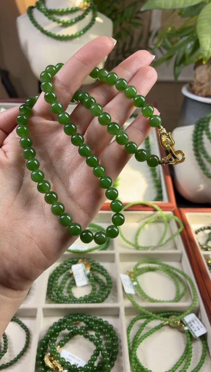 颈饰未镶嵌和田玉（碧玉）8辣阳绿无矿锁骨链