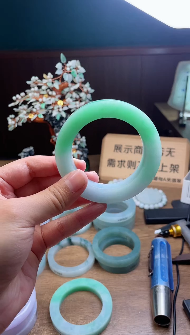 【闪购商品】定制翡翠手镯未镶嵌 定制