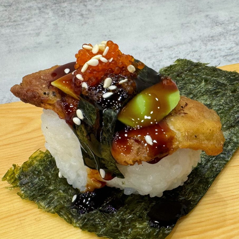 大粒大满足！鹅肝牛油果寿司1个！