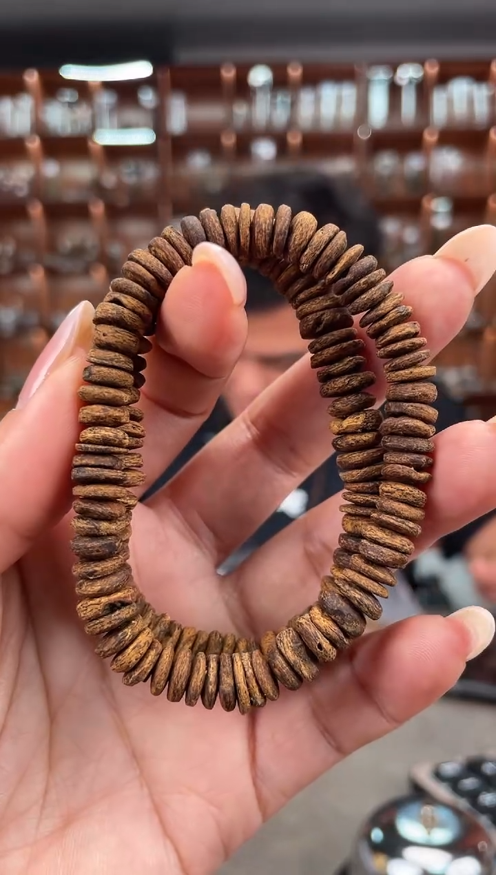 【闪购商品】沉香手串73号惠安红土多样性发一条