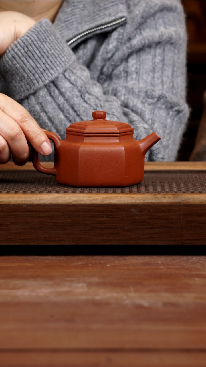 【闪购商品】紫砂茶壶老红泥六方德钟250CC