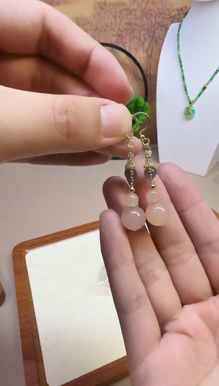 14K金镶嵌和田玉耳饰E64 