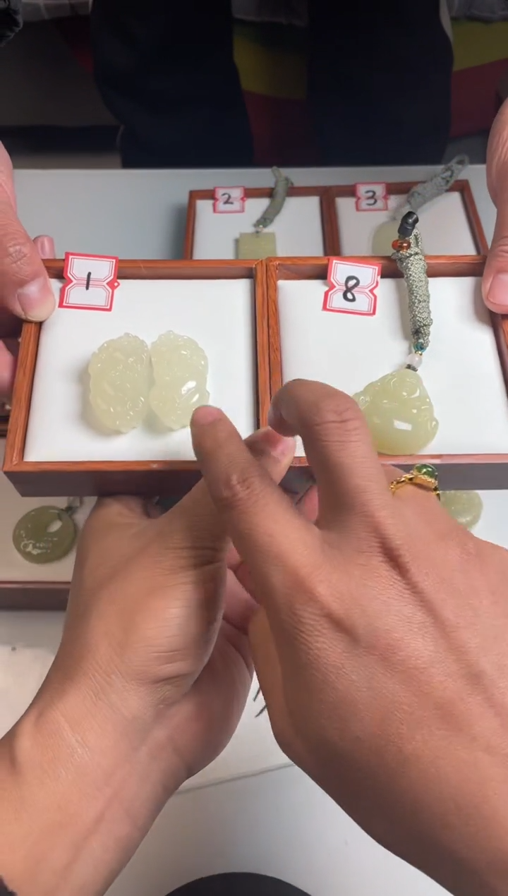 【闪购商品】石英质玉吊坠(赠链)未镶嵌福利