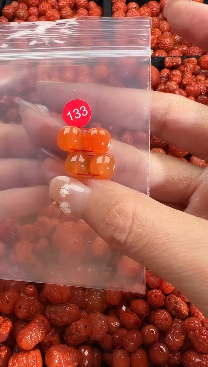 颈饰未镶嵌南红玛瑙1