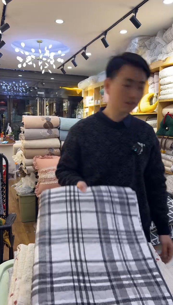 棉T*1.5林夕格子床盖   99