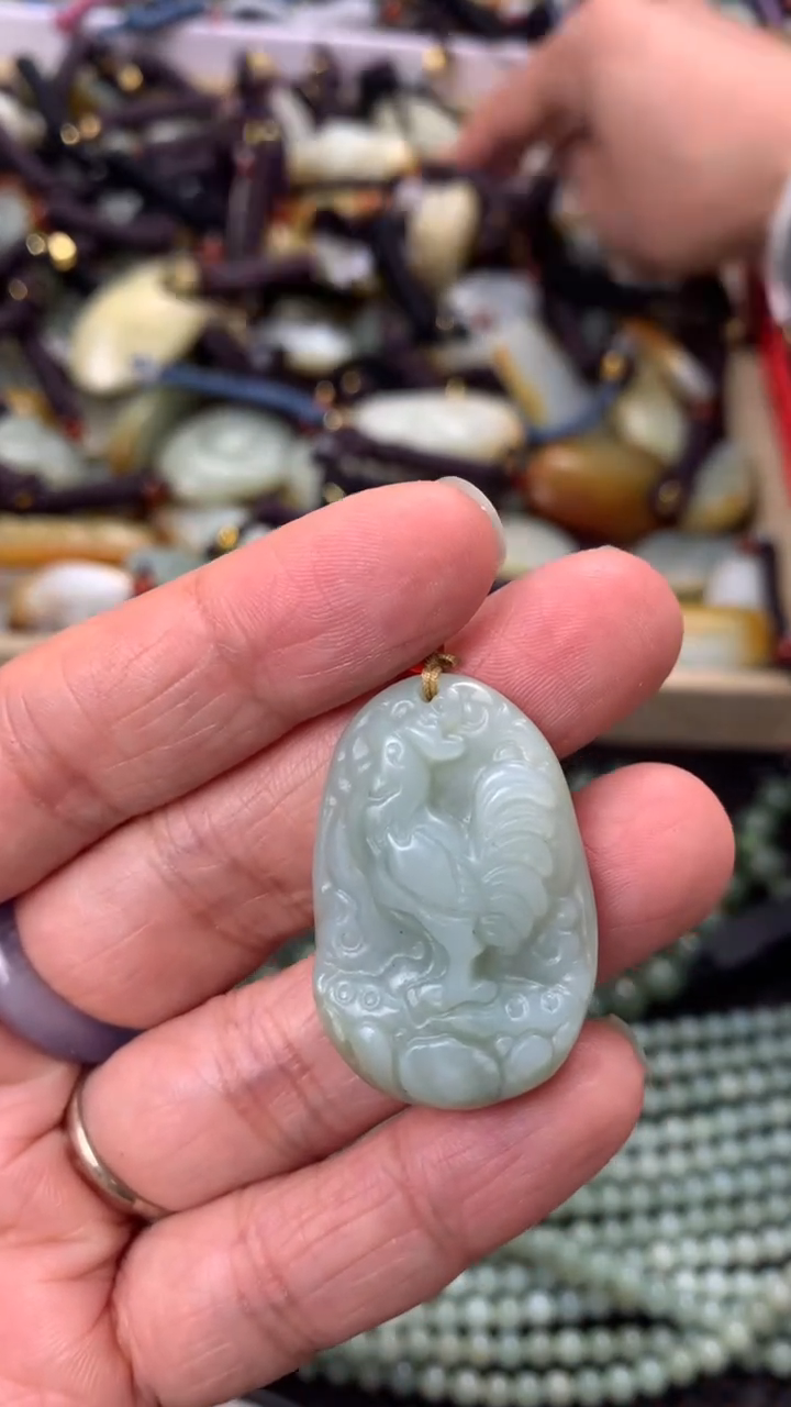 【闪购商品】和田玉颈饰未镶嵌多样性发货没有证书拍一发一有瑕